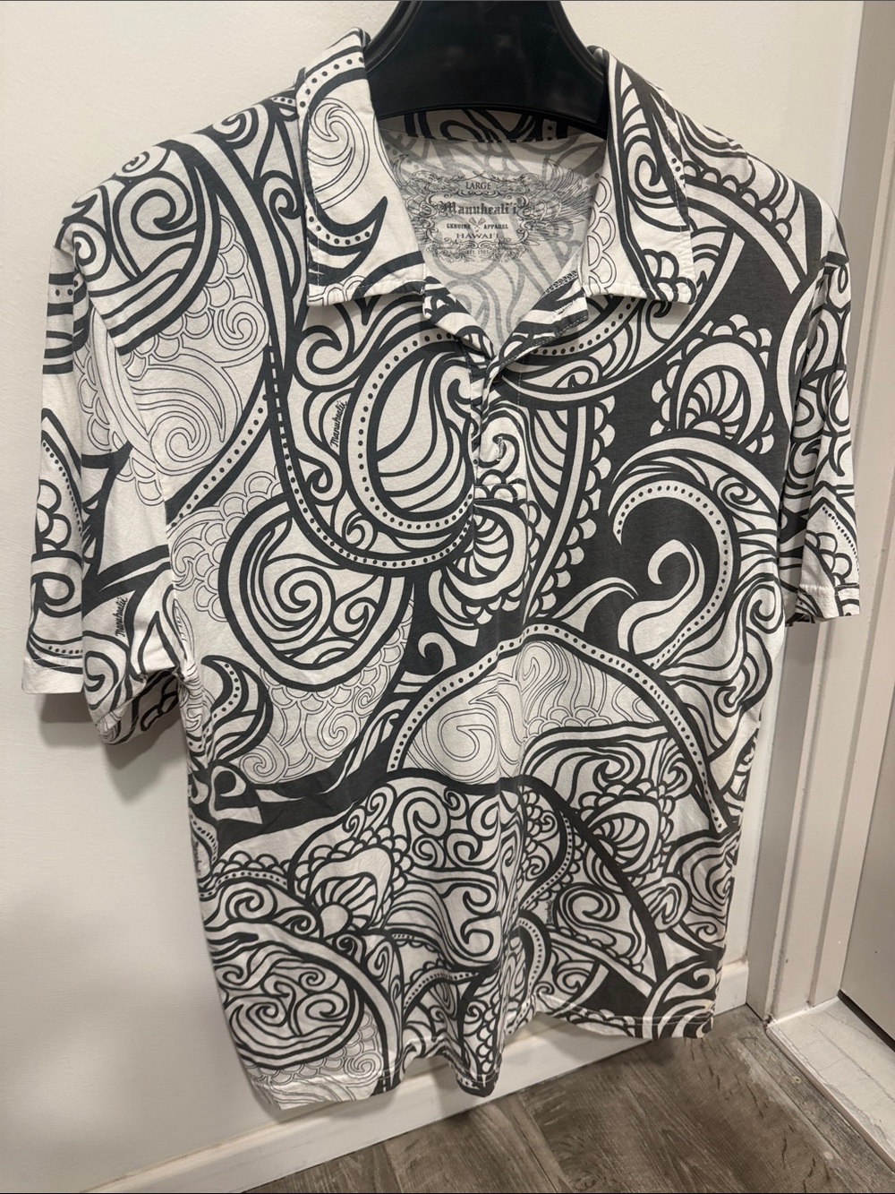 Rare Manuhealii Black & White tribal Print Polo Shirt